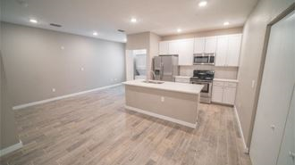 Woodbury Row Apartments and Houses near UF